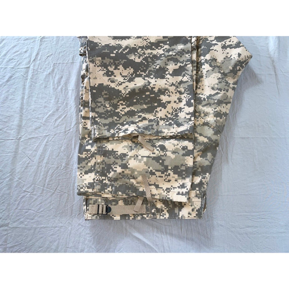 ROTHCO B.D.U. Battle Dress Uniform Digital Camo Cargo Bush Pants. XL Reg, 40X32. - Picture 4 of 9
